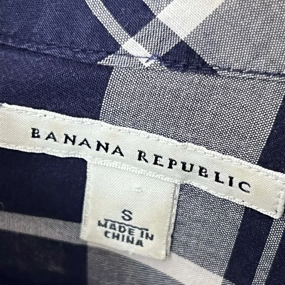 UNIQUE! Banana Republic Short Sleeved Blue Plaid Cotton Button Up Shirt - Picture 3 of 10